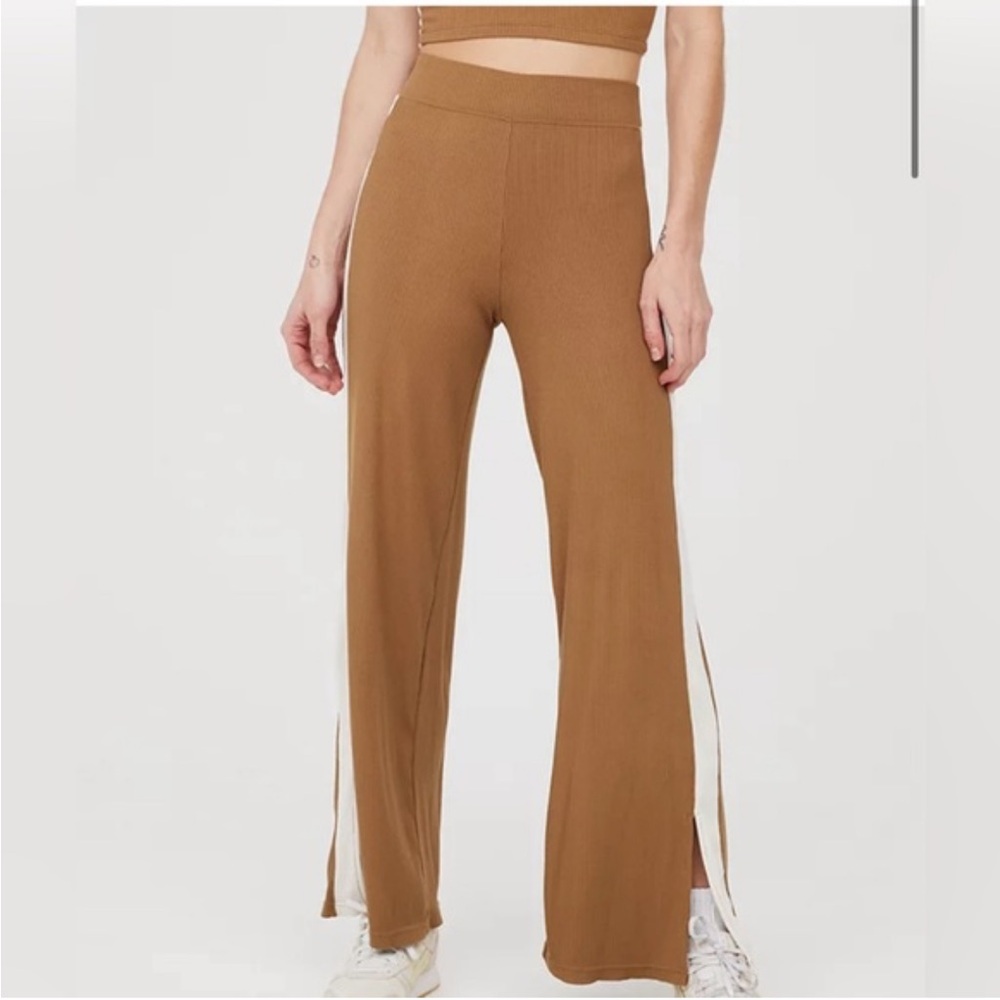 Aerie Offline Brown Wide-Leg Ribbed Pants with Cream Accents‎